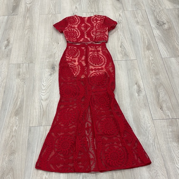 Lace red matching set (skirt and top) - Picture 2 of 3